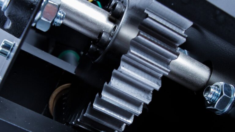 Docenti Esperti per corsi di formazione in ambito Produzione Meccanica, Alimentare ed industriale per tutte le province della regione Friuli Venezia Giulia 1 gear 2111115 1920